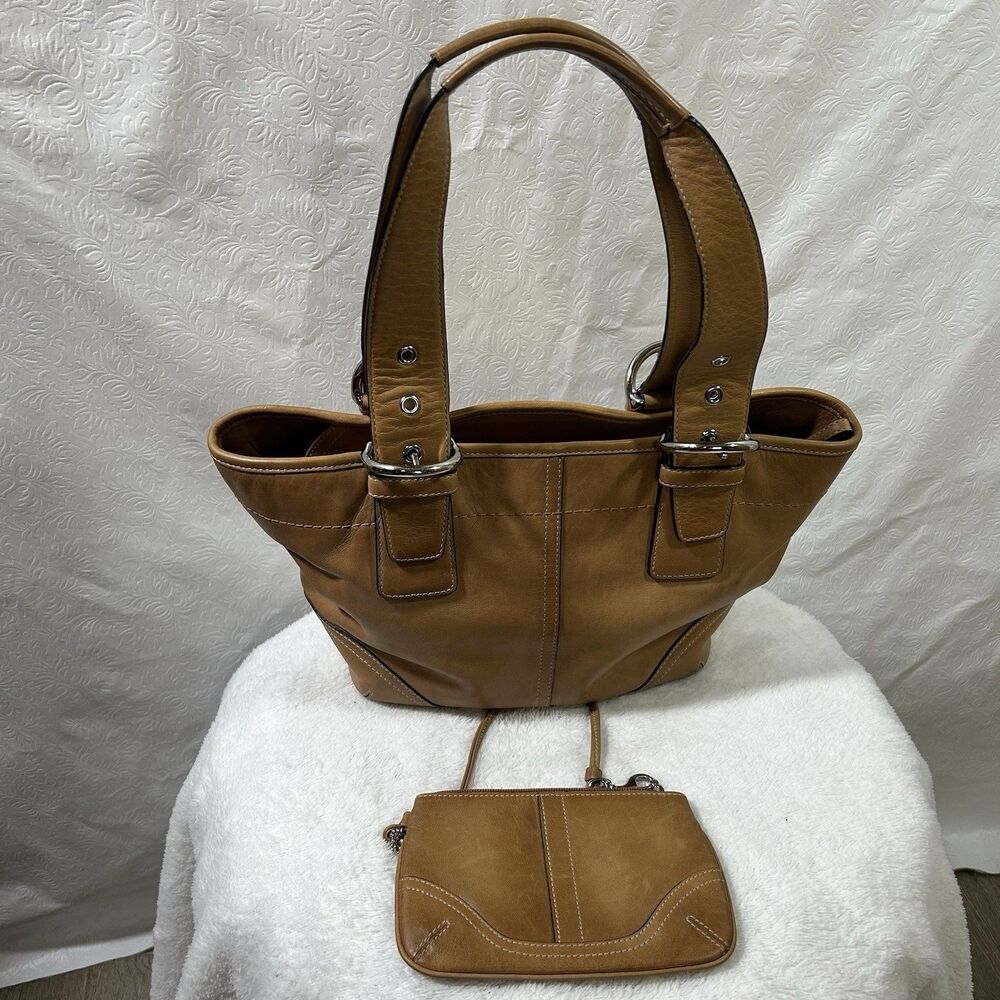 VTG Coach Tan Leather Soho Shoulder Handbag Purse M05D-9544 & Matching Wristlet